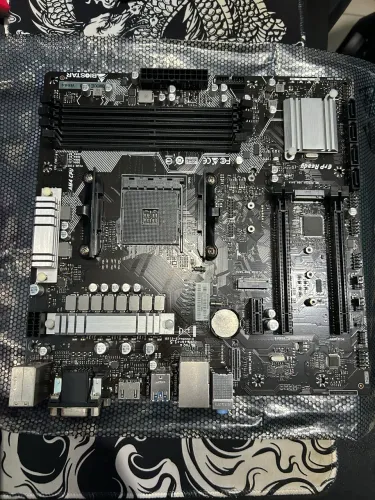 B550m BIOSTAR com defeito 