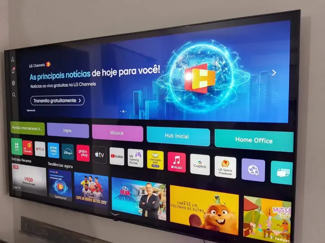 Smart TV LG 75 polegadas 4K borda infinita comando de voz controle Magic