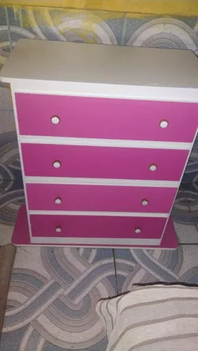 Vende- se Cômoda Rosa Nova