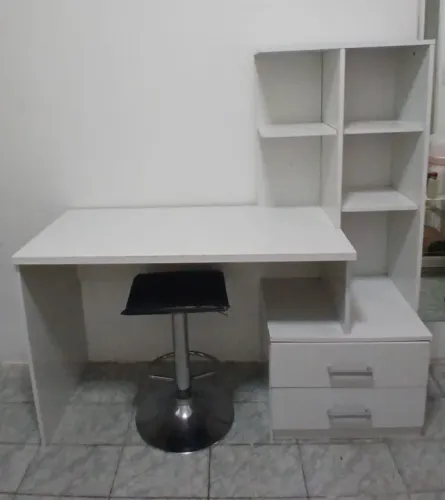 Penteadeira com banquinho