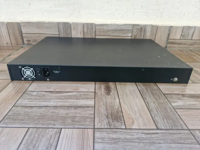 Switch Intelbras SF 1822 Hi-PoE 16 portas<br><br>portas