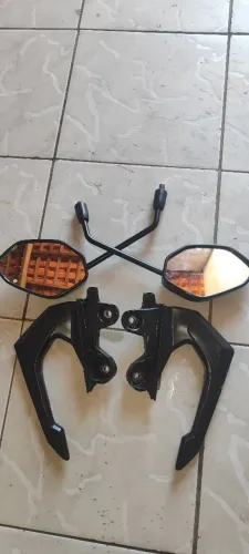Retrovisor e alça