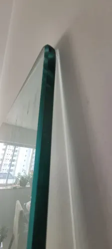 Mesa de vidro 1m de largura 2m de comprimento com pés de granito 