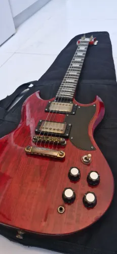 Guitarra Streimberg com capa