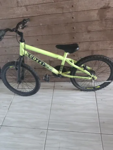 Bicicleta freio tá quebrando