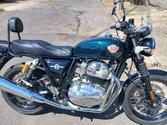 Vendo minha linda interceptor 650, moto em estado de o km, para pessoas exigentes