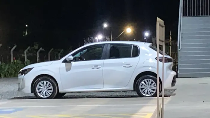 Peugeot 208 Like 1.0 Flex 6V 5P Mec. 2024