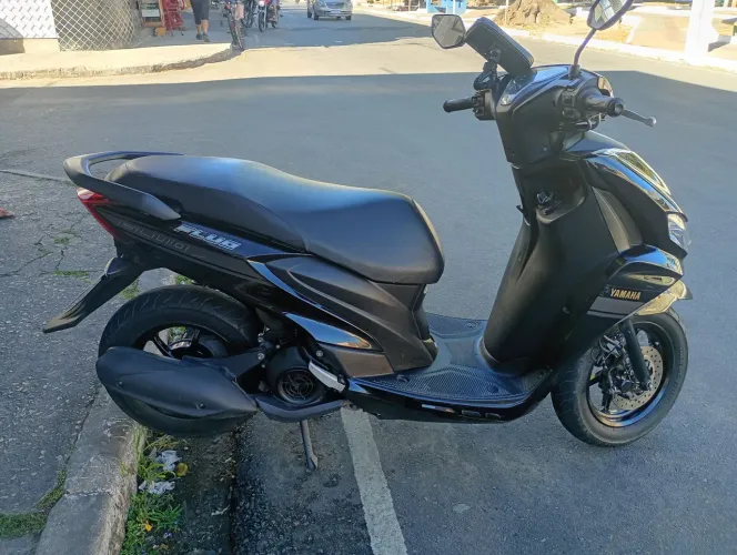 Vende-se está moto ano 2022 e 2023