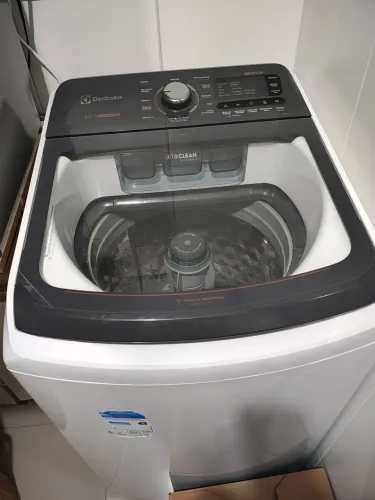 Máquina de Lavar Roupas Eletrolux 14 kg Cesto Inox Semi Nova