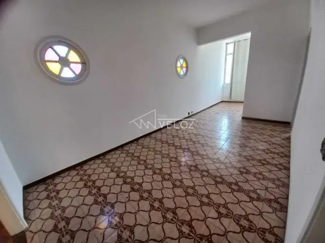 Apartamento : / Residencial / Centro