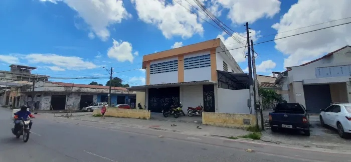 LOJA E GALPÃO - Rua Senador Pompeu, 2145 e 2145A, Fundo Correspondente com a Rua Quintino 