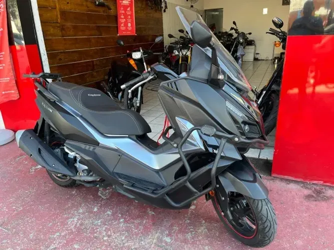DAFRA CRUISYM 300 ABS 