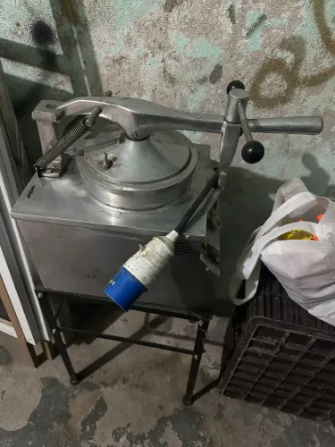 Fritadeira de pressão industrial Nova Ind modelo BCK Super