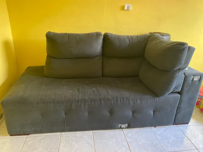 Sofá três lugares