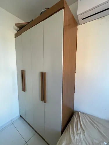Guarda-roupa solteiro 4 portas