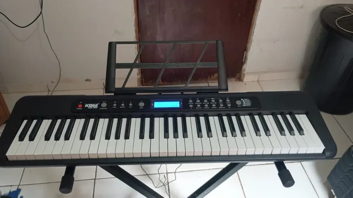 Teclado Kobe KB 300