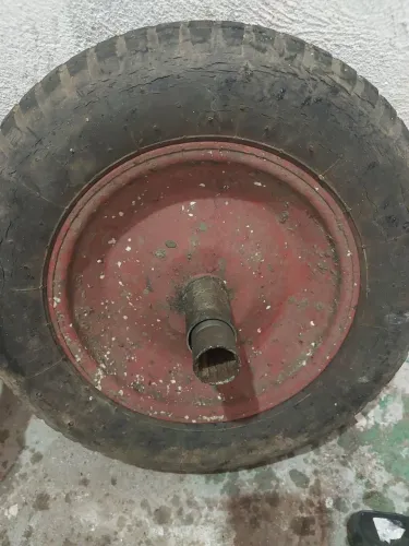 Pneu de carrinho de mao