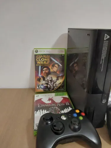 Xbox 360 super slim 