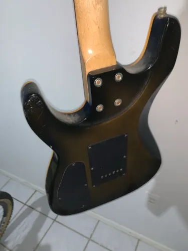 Guitarra Tagima Memphis + Suporte de Chão (Para Restauro / Oportunidade)