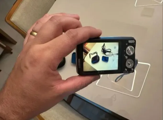 Câmera Fotográfica Sony Cyber-shot DSC-W210