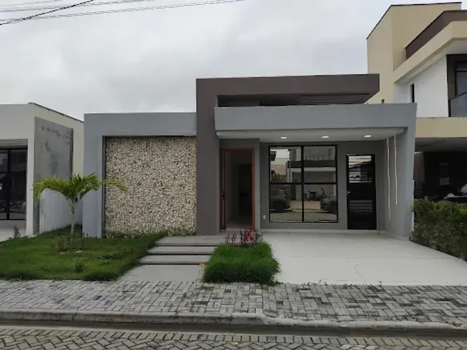 Casa com 3 Quartos + Piscina Privativa, em Condomínio Fechado