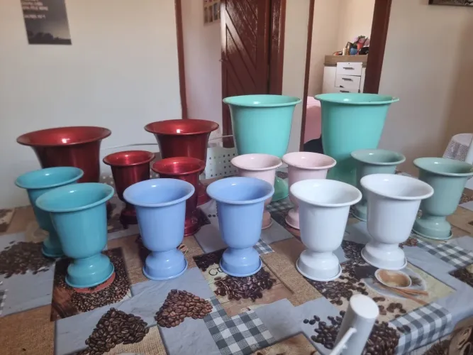Vasos em metal -Itens de decoração de festa