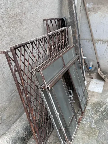 Porta, Janela, grade
