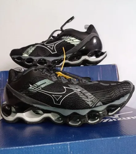 Tênis lançamento Mizuno pro x preto todo refletivo
