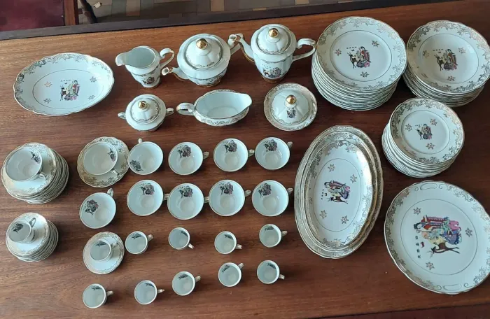 Jogo de Chá e Jantar em Porcelana - 90 Peças