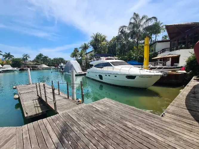 Casa no Canal Portogalo Angra dos Reis, de frente a Ilha Grande vaga duas lanchas 50 pes