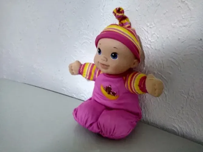Boneca Baby Alive com luz