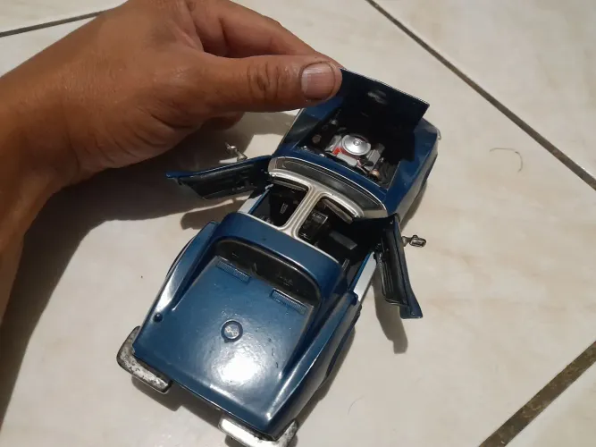 Carrinho de Metal Chevrolet Corvette - Colecionador