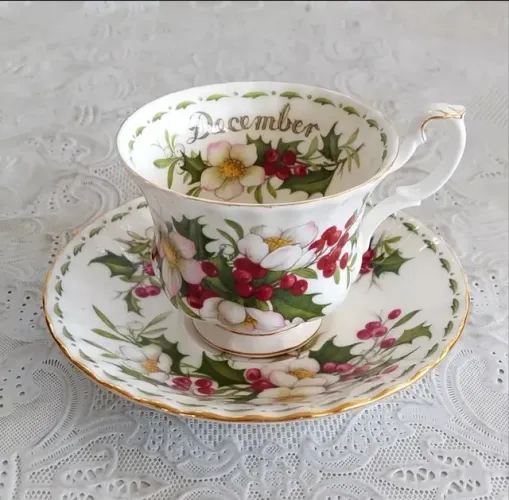 Xícara De Chá Royal Albert 1970, Christimas Rose - December  - Dezembro  - Natal