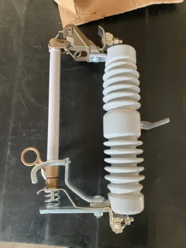 CHAVE FUSIVEL BASE COM PORCELANA-25KV/100A-TP