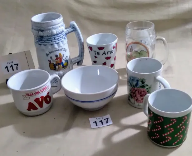 São 7 peças - Canecas + Canecões - 1 Tijela - Pircelana-Vidro-Louça - Todos decorados.