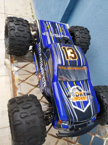 Carro de controle remoto DHK Maximus GP 1/10