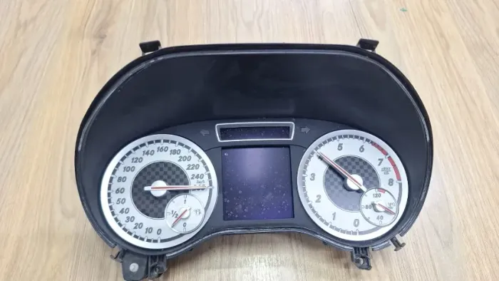 Painel Instrumento Para Retirada de Peças Mercedes A200 
