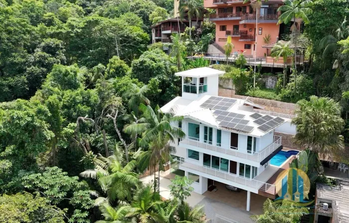 Casa à venda no bairro Domingas Dias - Ubatuba/SP