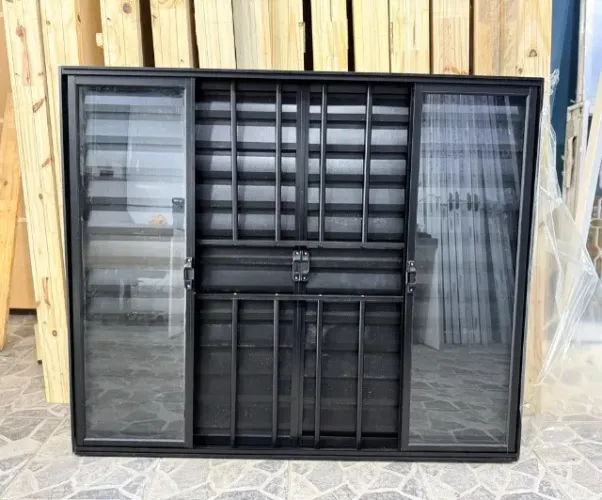 VENEZIANA 6 FOLHAS COM GRADE -A PARTIR DE R$538