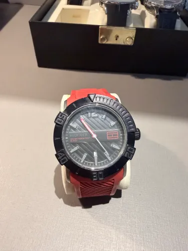 Relógio Tommy Hilfiger Modelo TH1790736