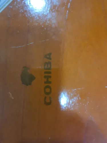 oCAIXA DE CHARUTOS COHIBA VAZIA