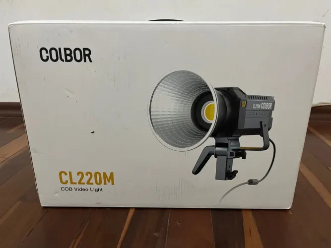 ILUMINADOR DE LED COLBOR DAYLIGHT CL-220M