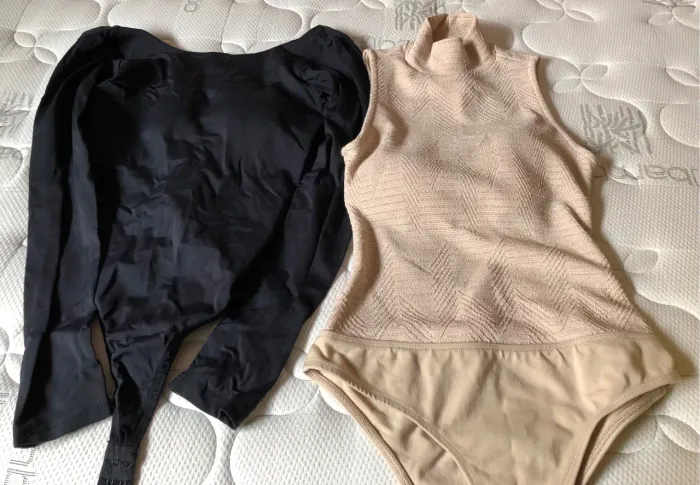 Bodies Elegantes - Preto e Bege semi nova