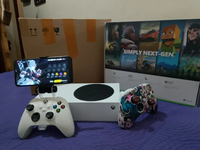 Xbox Series S + Acessórios