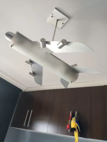 Lustre Avião a Jato em Alumínio e Vidro Fosco!