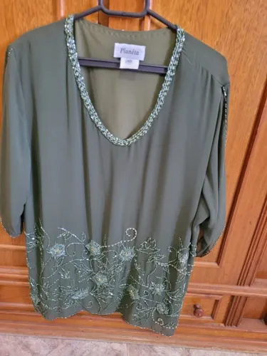 Vestido verde musgo tamanho 50. Retirar: Jd Peri/ZN/SP.