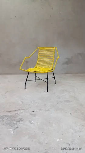 Cadeirinha infantil de ferro maciço liso com espaguete 