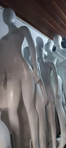 Manequins Femininos para Lojas e Vitrines