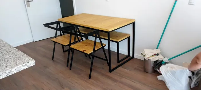 Conjunto de Mesa e Cadeiras Industrial