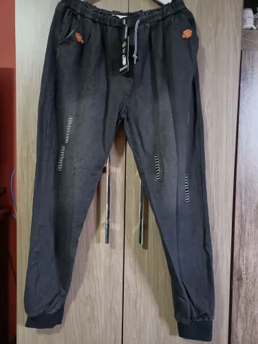 Calça Jeans Masculina Jogger com Detalhes